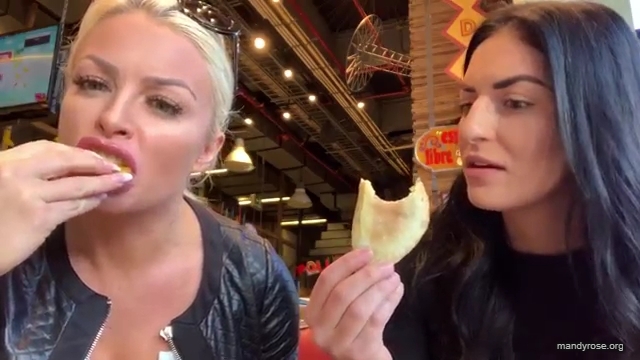 HOLAAAA_2121_Bogota2C_Colombia_WWE_Mandy_Rose_Sonya_Deville_Damandyz_Donutz_mp40139.jpg