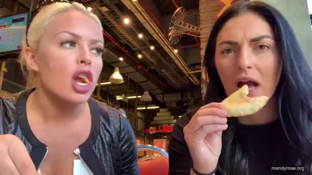 HOLAAAA_2121_Bogota2C_Colombia_WWE_Mandy_Rose_Sonya_Deville_Damandyz_Donutz_mp40140.jpg