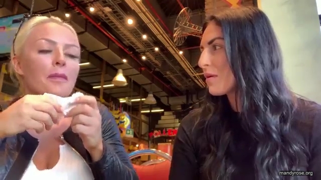 HOLAAAA_2121_Bogota2C_Colombia_WWE_Mandy_Rose_Sonya_Deville_Damandyz_Donutz_mp40145.jpg