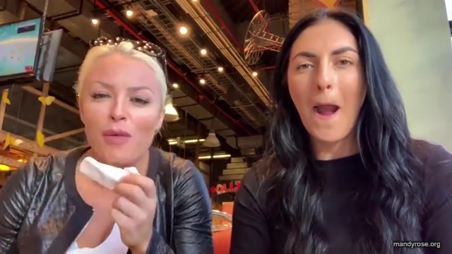 HOLAAAA_2121_Bogota2C_Colombia_WWE_Mandy_Rose_Sonya_Deville_Damandyz_Donutz_mp40147.jpg