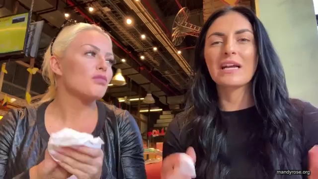 HOLAAAA_2121_Bogota2C_Colombia_WWE_Mandy_Rose_Sonya_Deville_Damandyz_Donutz_mp40149.jpg