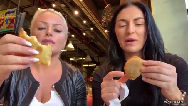 HOLAAAA_2121_Bogota2C_Colombia_WWE_Mandy_Rose_Sonya_Deville_Damandyz_Donutz_mp40160.jpg