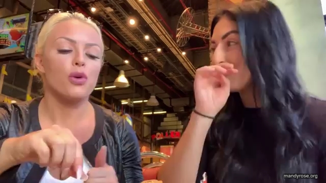 HOLAAAA_2121_Bogota2C_Colombia_WWE_Mandy_Rose_Sonya_Deville_Damandyz_Donutz_mp40170.jpg