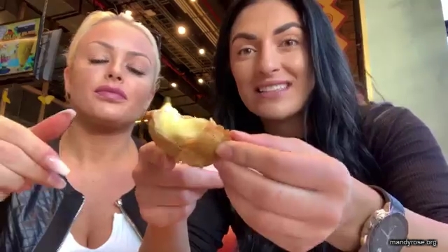 HOLAAAA_2121_Bogota2C_Colombia_WWE_Mandy_Rose_Sonya_Deville_Damandyz_Donutz_mp40179.jpg