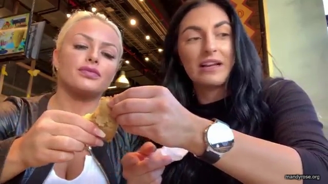 HOLAAAA_2121_Bogota2C_Colombia_WWE_Mandy_Rose_Sonya_Deville_Damandyz_Donutz_mp40180.jpg