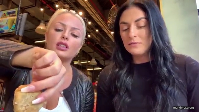 HOLAAAA_2121_Bogota2C_Colombia_WWE_Mandy_Rose_Sonya_Deville_Damandyz_Donutz_mp40182.jpg