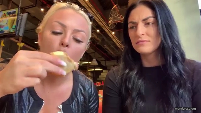 HOLAAAA_2121_Bogota2C_Colombia_WWE_Mandy_Rose_Sonya_Deville_Damandyz_Donutz_mp40185.jpg