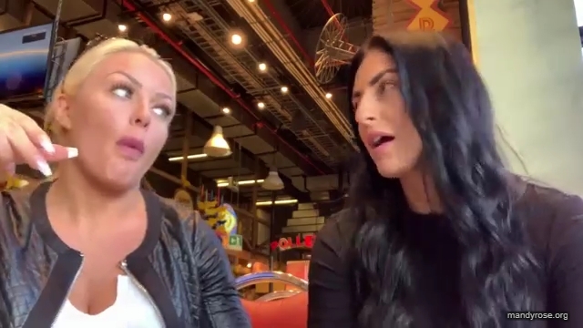 HOLAAAA_2121_Bogota2C_Colombia_WWE_Mandy_Rose_Sonya_Deville_Damandyz_Donutz_mp40187.jpg