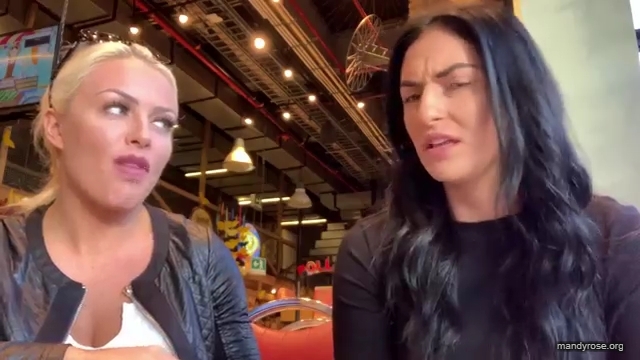 HOLAAAA_2121_Bogota2C_Colombia_WWE_Mandy_Rose_Sonya_Deville_Damandyz_Donutz_mp40194.jpg