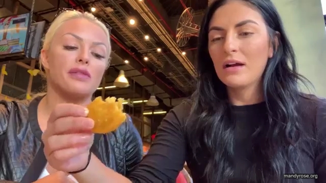 HOLAAAA_2121_Bogota2C_Colombia_WWE_Mandy_Rose_Sonya_Deville_Damandyz_Donutz_mp40200.jpg