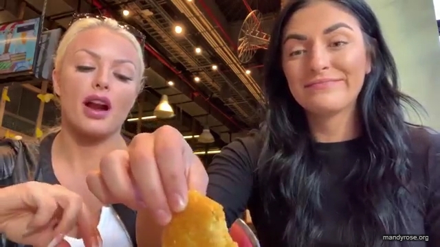 HOLAAAA_2121_Bogota2C_Colombia_WWE_Mandy_Rose_Sonya_Deville_Damandyz_Donutz_mp40201.jpg