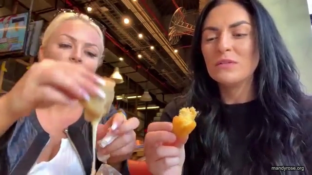 HOLAAAA_2121_Bogota2C_Colombia_WWE_Mandy_Rose_Sonya_Deville_Damandyz_Donutz_mp40210.jpg