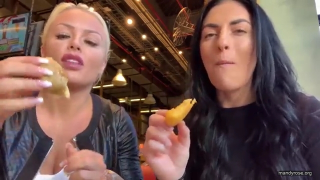 HOLAAAA_2121_Bogota2C_Colombia_WWE_Mandy_Rose_Sonya_Deville_Damandyz_Donutz_mp40212.jpg