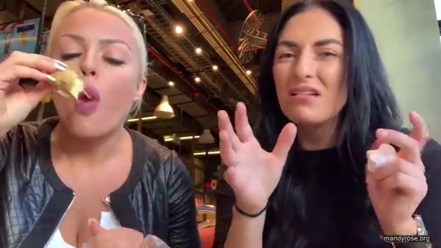 HOLAAAA_2121_Bogota2C_Colombia_WWE_Mandy_Rose_Sonya_Deville_Damandyz_Donutz_mp40214.jpg