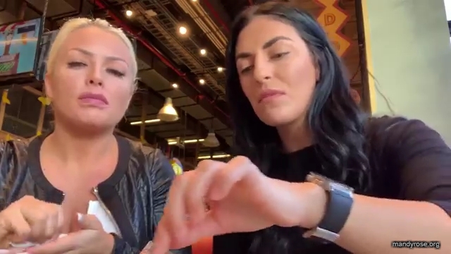 HOLAAAA_2121_Bogota2C_Colombia_WWE_Mandy_Rose_Sonya_Deville_Damandyz_Donutz_mp40217.jpg