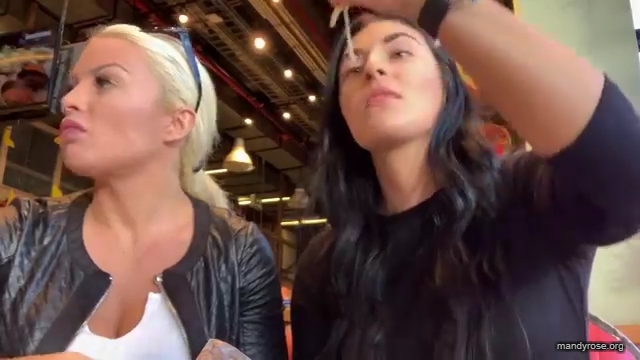 HOLAAAA_2121_Bogota2C_Colombia_WWE_Mandy_Rose_Sonya_Deville_Damandyz_Donutz_mp40219.jpg