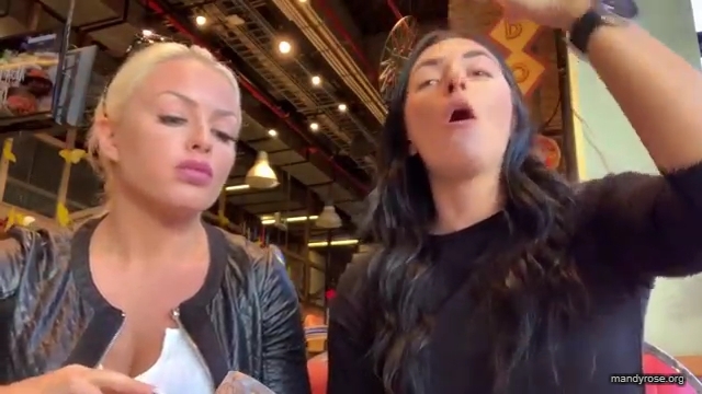 HOLAAAA_2121_Bogota2C_Colombia_WWE_Mandy_Rose_Sonya_Deville_Damandyz_Donutz_mp40220.jpg