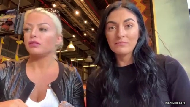 HOLAAAA_2121_Bogota2C_Colombia_WWE_Mandy_Rose_Sonya_Deville_Damandyz_Donutz_mp40223.jpg