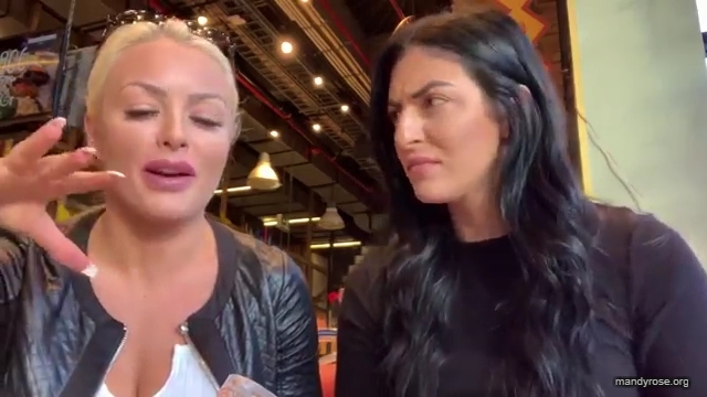 HOLAAAA_2121_Bogota2C_Colombia_WWE_Mandy_Rose_Sonya_Deville_Damandyz_Donutz_mp40229.jpg