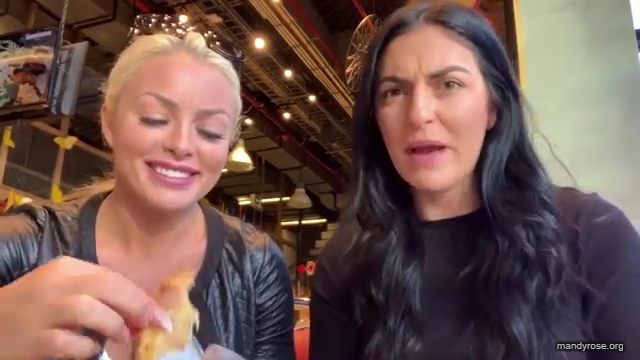 HOLAAAA_2121_Bogota2C_Colombia_WWE_Mandy_Rose_Sonya_Deville_Damandyz_Donutz_mp40231.jpg