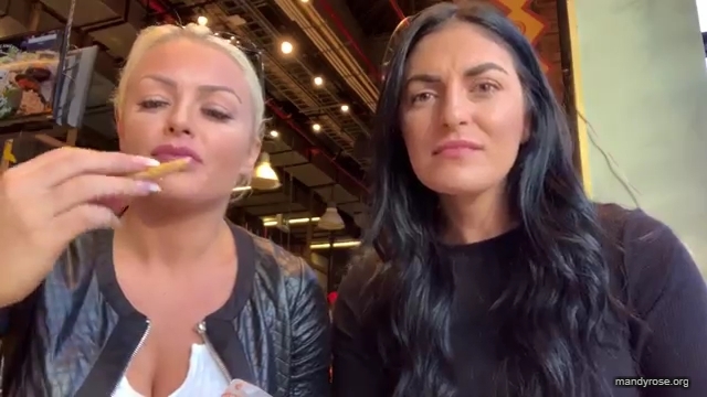 HOLAAAA_2121_Bogota2C_Colombia_WWE_Mandy_Rose_Sonya_Deville_Damandyz_Donutz_mp40232.jpg
