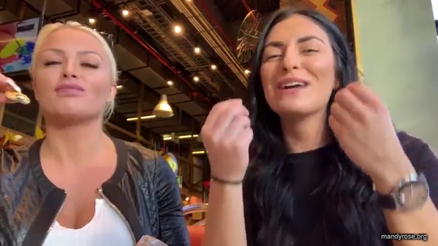 HOLAAAA_2121_Bogota2C_Colombia_WWE_Mandy_Rose_Sonya_Deville_Damandyz_Donutz_mp40236.jpg