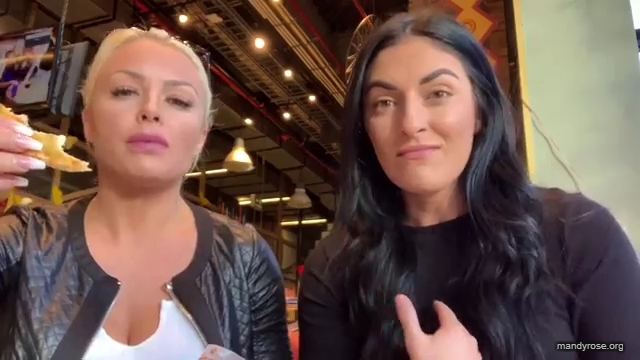 HOLAAAA_2121_Bogota2C_Colombia_WWE_Mandy_Rose_Sonya_Deville_Damandyz_Donutz_mp40239.jpg