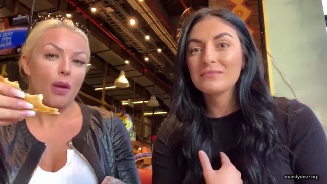 HOLAAAA_2121_Bogota2C_Colombia_WWE_Mandy_Rose_Sonya_Deville_Damandyz_Donutz_mp40241.jpg