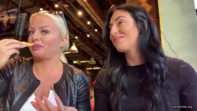 HOLAAAA_2121_Bogota2C_Colombia_WWE_Mandy_Rose_Sonya_Deville_Damandyz_Donutz_mp40243.jpg