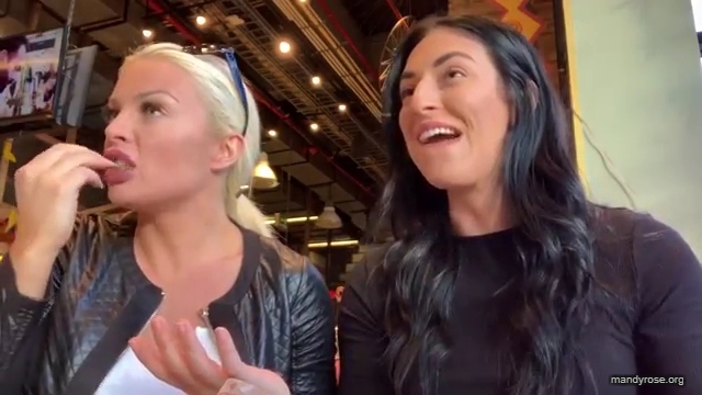 HOLAAAA_2121_Bogota2C_Colombia_WWE_Mandy_Rose_Sonya_Deville_Damandyz_Donutz_mp40244.jpg