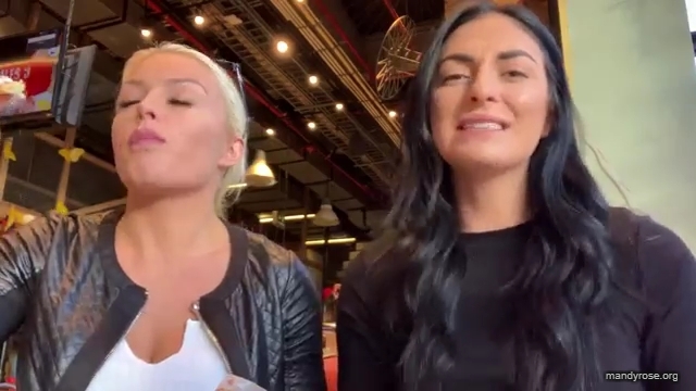 HOLAAAA_2121_Bogota2C_Colombia_WWE_Mandy_Rose_Sonya_Deville_Damandyz_Donutz_mp40245.jpg