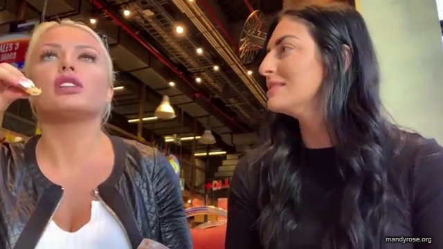 HOLAAAA_2121_Bogota2C_Colombia_WWE_Mandy_Rose_Sonya_Deville_Damandyz_Donutz_mp40246.jpg
