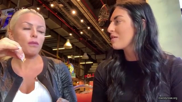 HOLAAAA_2121_Bogota2C_Colombia_WWE_Mandy_Rose_Sonya_Deville_Damandyz_Donutz_mp40248.jpg
