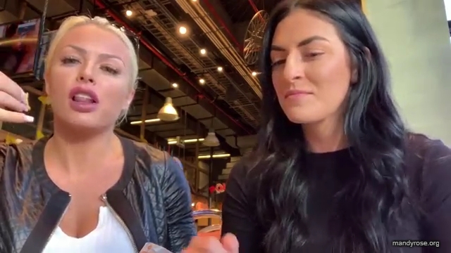 HOLAAAA_2121_Bogota2C_Colombia_WWE_Mandy_Rose_Sonya_Deville_Damandyz_Donutz_mp40250.jpg