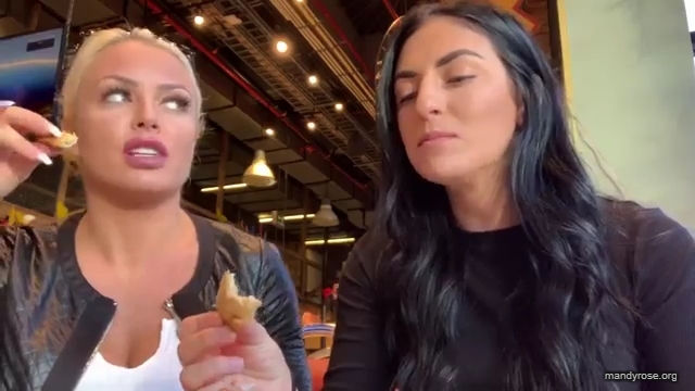HOLAAAA_2121_Bogota2C_Colombia_WWE_Mandy_Rose_Sonya_Deville_Damandyz_Donutz_mp40256.jpg