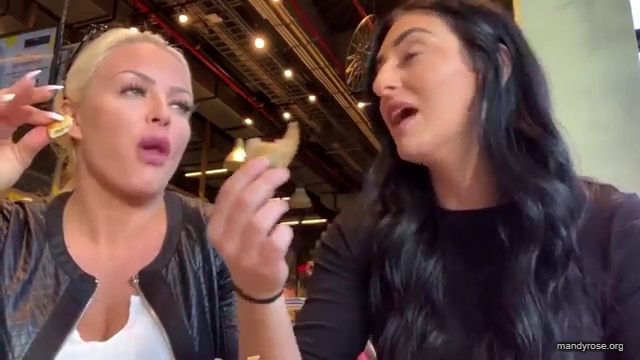 HOLAAAA_2121_Bogota2C_Colombia_WWE_Mandy_Rose_Sonya_Deville_Damandyz_Donutz_mp40267.jpg