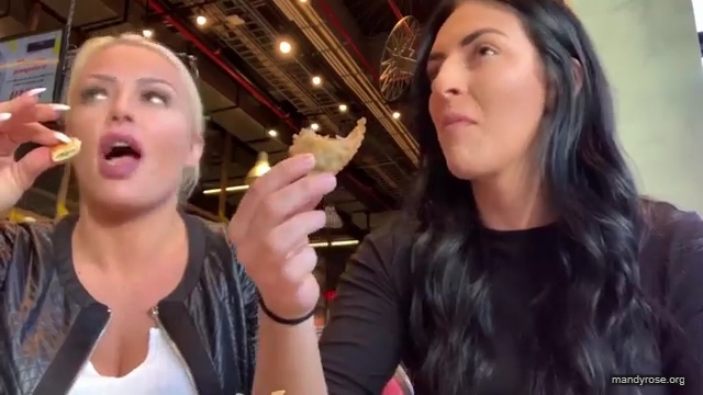 HOLAAAA_2121_Bogota2C_Colombia_WWE_Mandy_Rose_Sonya_Deville_Damandyz_Donutz_mp40268.jpg