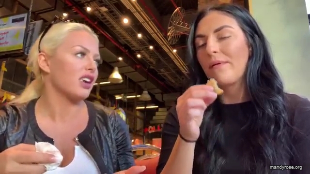 HOLAAAA_2121_Bogota2C_Colombia_WWE_Mandy_Rose_Sonya_Deville_Damandyz_Donutz_mp40274.jpg