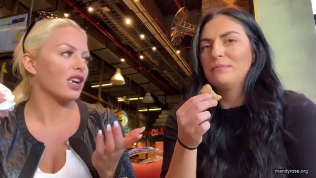 HOLAAAA_2121_Bogota2C_Colombia_WWE_Mandy_Rose_Sonya_Deville_Damandyz_Donutz_mp40275.jpg