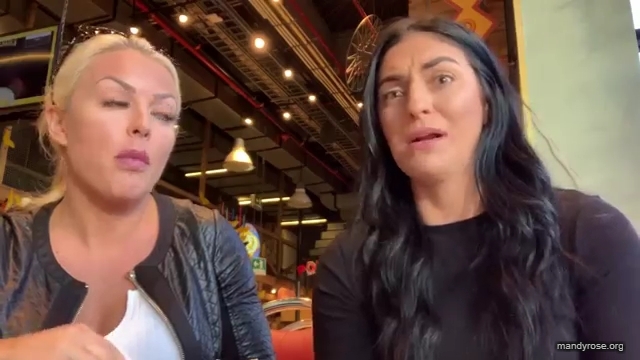 HOLAAAA_2121_Bogota2C_Colombia_WWE_Mandy_Rose_Sonya_Deville_Damandyz_Donutz_mp40279.jpg