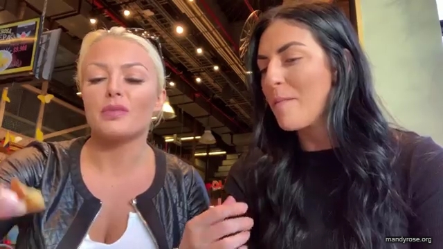 HOLAAAA_2121_Bogota2C_Colombia_WWE_Mandy_Rose_Sonya_Deville_Damandyz_Donutz_mp40286.jpg