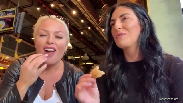 HOLAAAA_2121_Bogota2C_Colombia_WWE_Mandy_Rose_Sonya_Deville_Damandyz_Donutz_mp40289.jpg