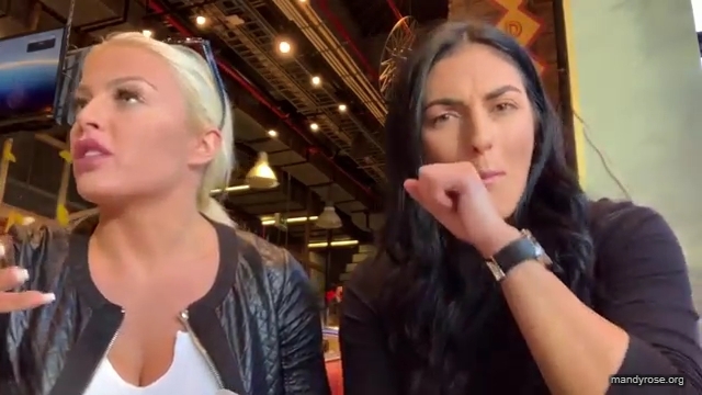HOLAAAA_2121_Bogota2C_Colombia_WWE_Mandy_Rose_Sonya_Deville_Damandyz_Donutz_mp40295.jpg