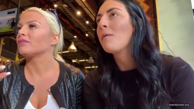 HOLAAAA_2121_Bogota2C_Colombia_WWE_Mandy_Rose_Sonya_Deville_Damandyz_Donutz_mp40297.jpg