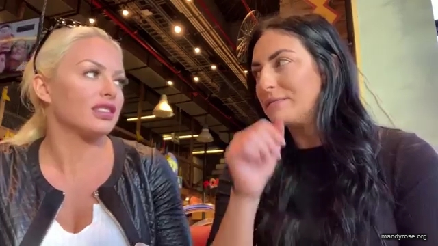 HOLAAAA_2121_Bogota2C_Colombia_WWE_Mandy_Rose_Sonya_Deville_Damandyz_Donutz_mp40299.jpg