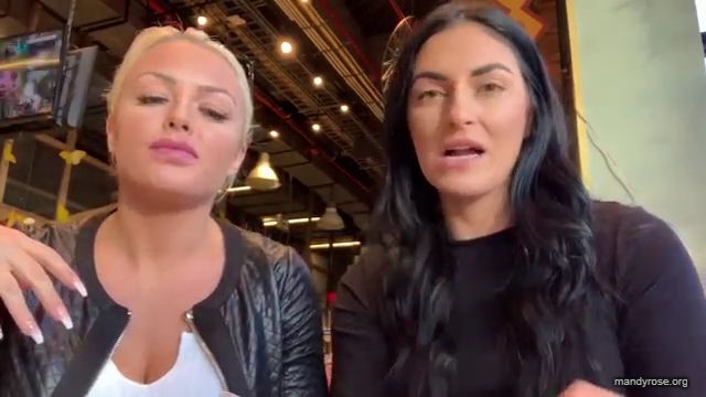 HOLAAAA_2121_Bogota2C_Colombia_WWE_Mandy_Rose_Sonya_Deville_Damandyz_Donutz_mp40302.jpg