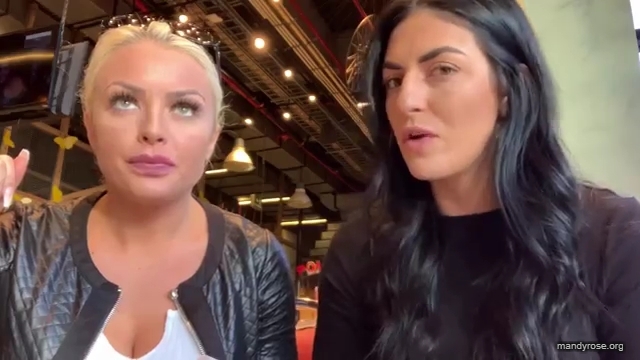 HOLAAAA_2121_Bogota2C_Colombia_WWE_Mandy_Rose_Sonya_Deville_Damandyz_Donutz_mp40309.jpg