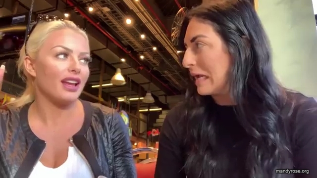 HOLAAAA_2121_Bogota2C_Colombia_WWE_Mandy_Rose_Sonya_Deville_Damandyz_Donutz_mp40311.jpg