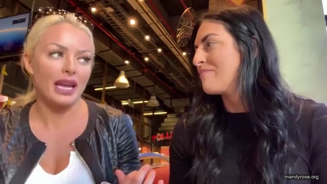 HOLAAAA_2121_Bogota2C_Colombia_WWE_Mandy_Rose_Sonya_Deville_Damandyz_Donutz_mp40316.jpg
