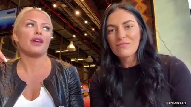 HOLAAAA_2121_Bogota2C_Colombia_WWE_Mandy_Rose_Sonya_Deville_Damandyz_Donutz_mp40317.jpg
